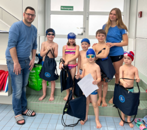Schwimmkursabschluss der NÖ Schwimm Kids am Samstag, 22. März 2025, im BSFZ Südstadt mit der Schwimmlehrerin Adriana Cymbalko, Foto: Ursula Manhart