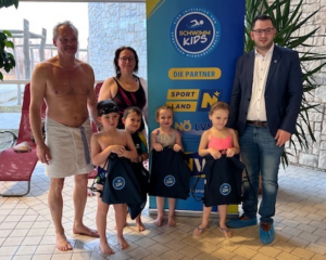 Schwimmkursabschluss der NÖ Schwimm Kids am 29. März 2025 in der AquaNova Wr.Neustadt mit Schwimmlehrerin Petra Reiter, Foto NÖLVS