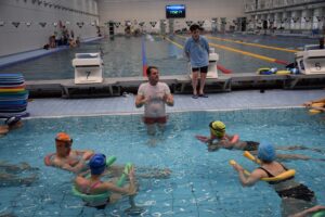 Übungsleiterkurs Spezialmodul Schwimmen mit Gusztav Kovacs im BSFZ Südstadt-1, Foto NÖLVS
