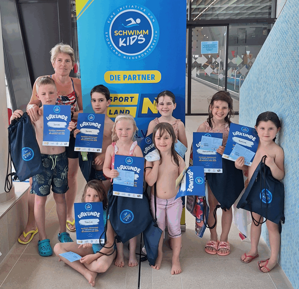 Schwimmkursabschluss, NÖ Schwimm Kids, Stadtbad Amstetten, Schwimmlehrerin Sandra Krennmayr, 4, Foto NÖLVS