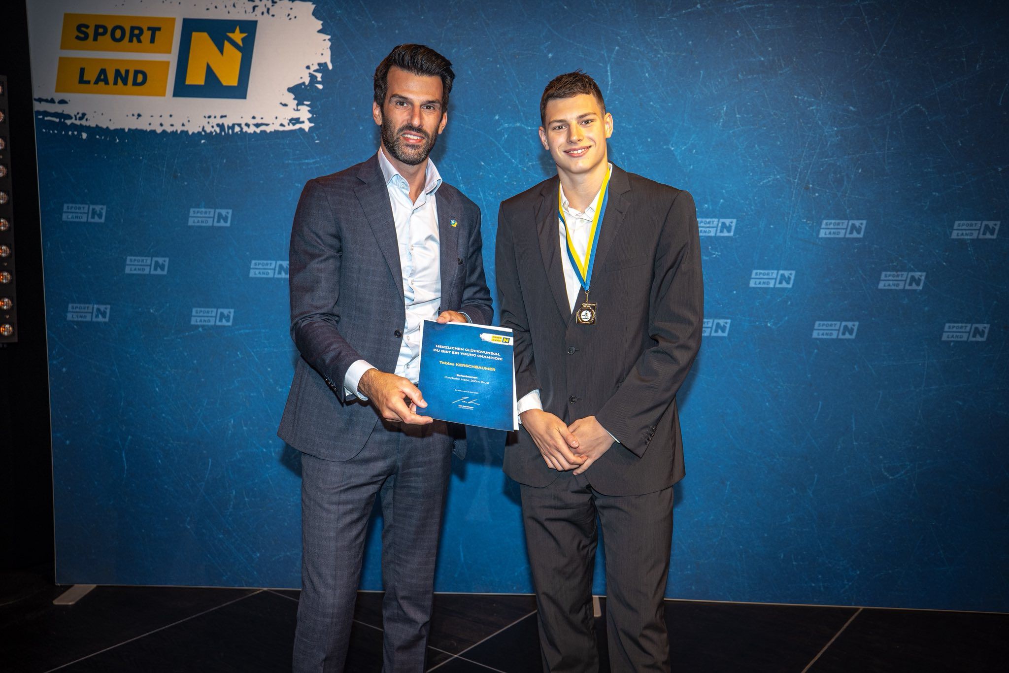 Schwimmen: Ehrung von Tobias Kerschbaumer von der SU Mödling bei NÖ Young Champions 2024