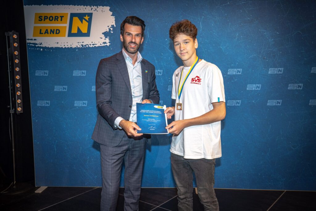 Ehrung bei NÖ Young Champions 2024 in Oberwaltersdorf, Schwimmen, Dymtro Horbatiuk am 16.6.2025, FC NÖLVS