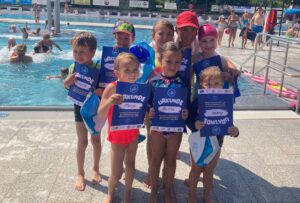 Schwimmkursabschluss der NÖ Schwimm Kids im Thermalstrandbad Baden2 am 21.7.2025 mit Schwimmlehrerin Juliana Krattinger, FC NÖLVS