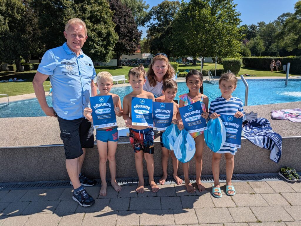 Schwimmkursabschluss der NÖ Schwimm Kids im Freibad Traiskirchen