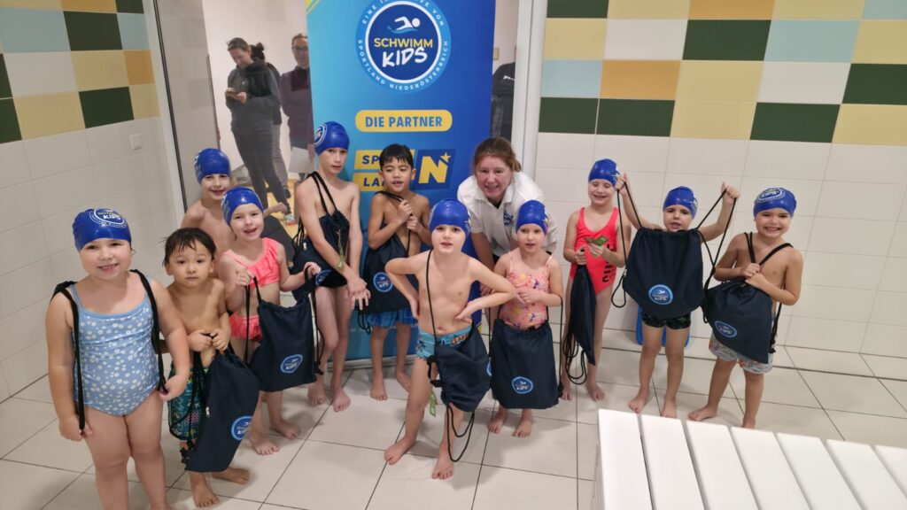 Schwimmkursabschluss der NÖ Schwimm Kids im Hallenbad Traiskirchen