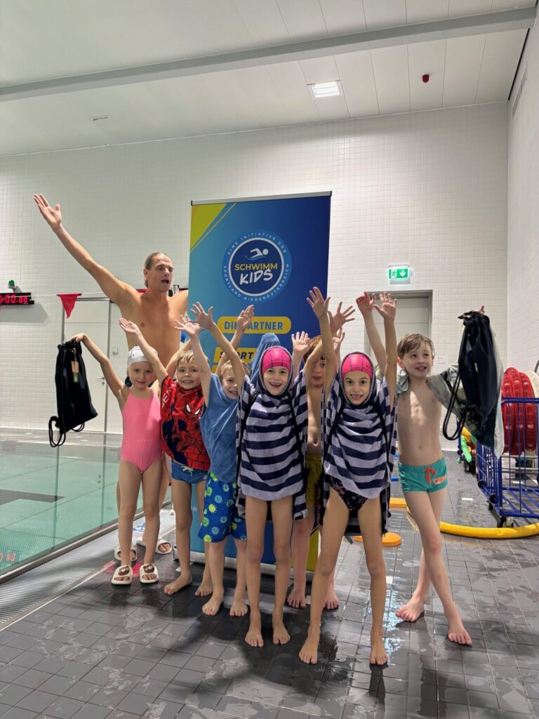 Schwimmkursabschluss der NÖ Schwimm Kids im Hallenbad Baden