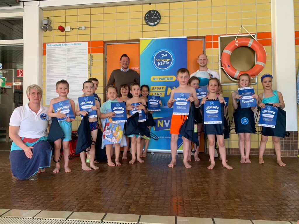 Schwimmkursabschluss der NÖ Schwimm Kids in der Badearena Krems – Gruppe 3+4
